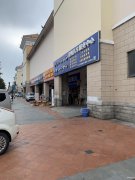 便宜底樓商鋪出租，層高4.8米，門前有空地