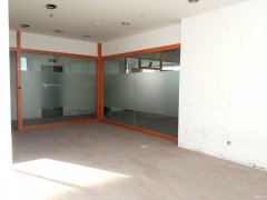 市中心，地鐵口，2樓商鋪出租，好停車，雙樓梯